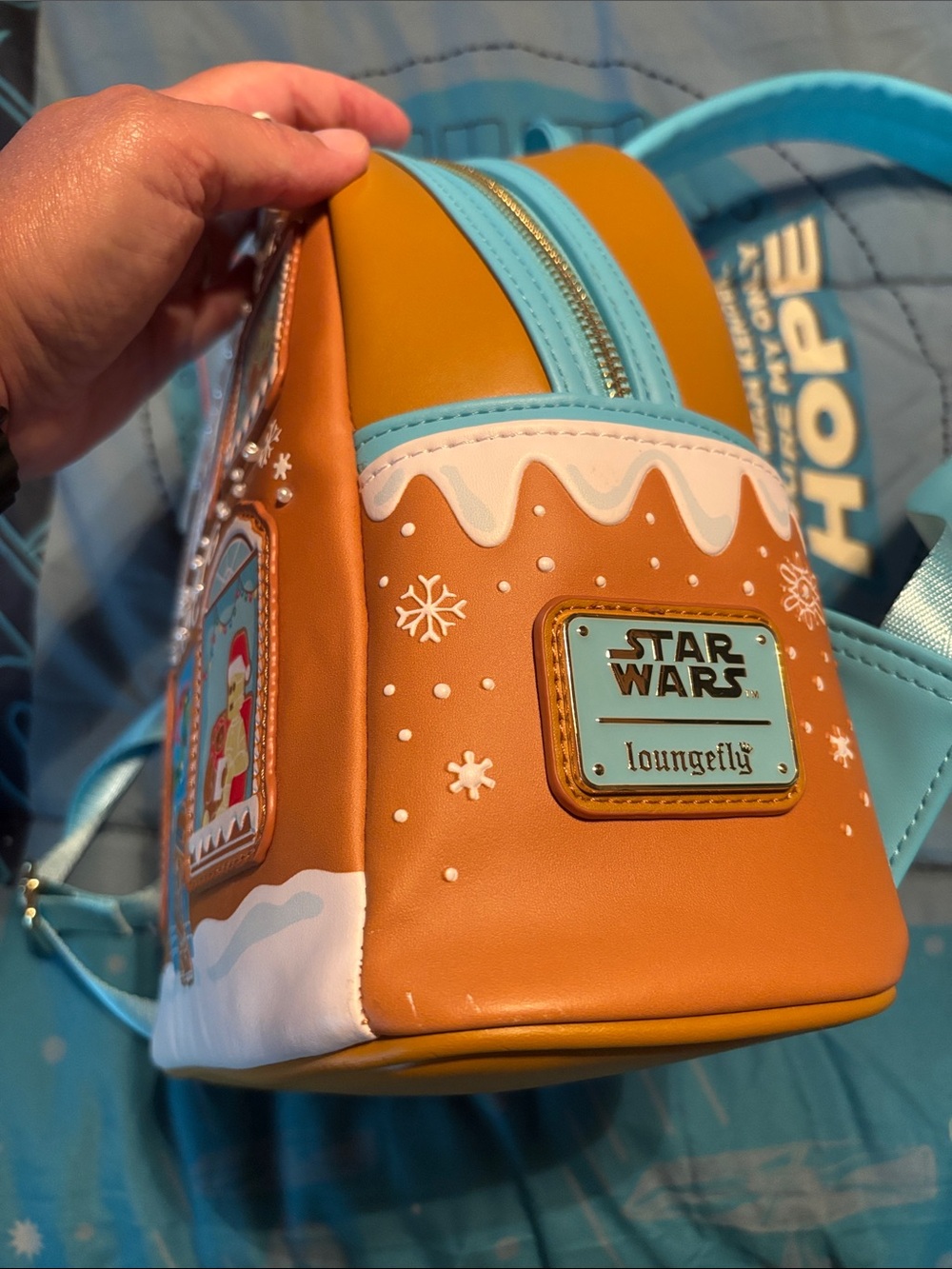 Star Wars Christmas Gingerbread House Loungefly mini backpack - Picture 5 of 7